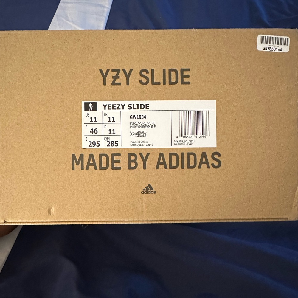🔥🔥MEN’S YEEZY SLIDES SZ 11🔥🔥
